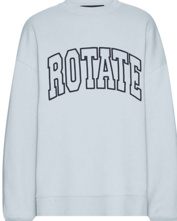 Sudadera ROTATE Birger Christensen azul claro con logo bordado en contraste.