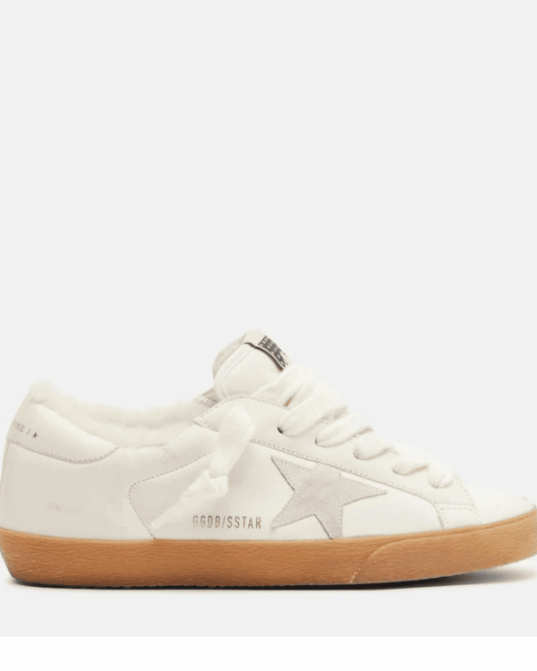 apatillas Golden Goose Super-Star blancas de piel con cordones y suela de goma.